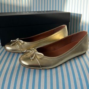 Coach gold flats like new with box 8.5B